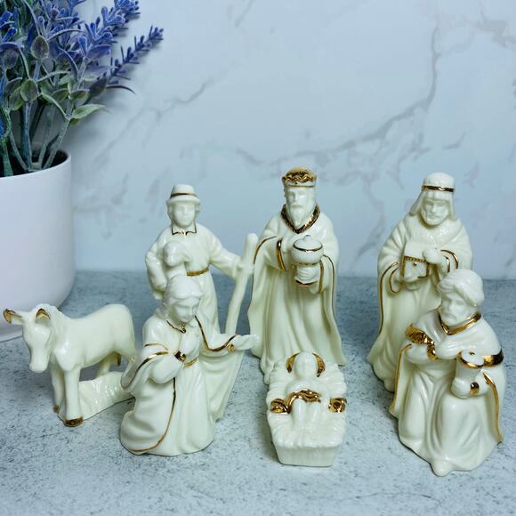 Vintage LEFTON China Nativity Scene Figurines Christmas Decor Gold - Picture 10 of 10